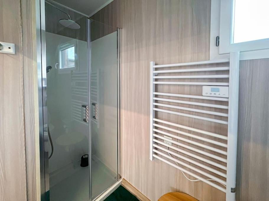 Tiny House Pour 4 A Disneyland Paris Coutevroult المظهر الخارجي الصورة